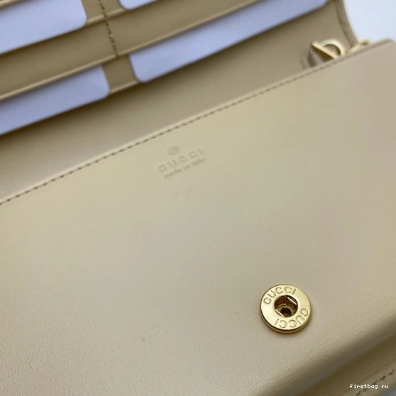 First bag ru Chain Gucci Wallet 0727
